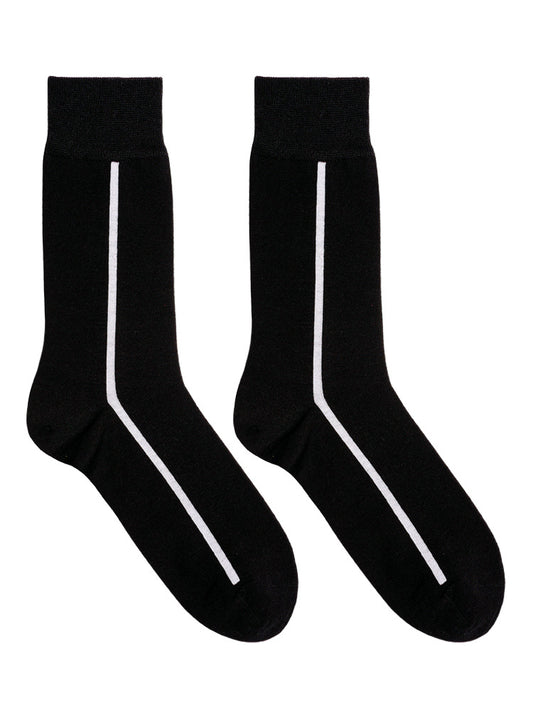 Business-Socken aus merzerisierter Baumwolle. Anzugsocken mit Lederschuhen