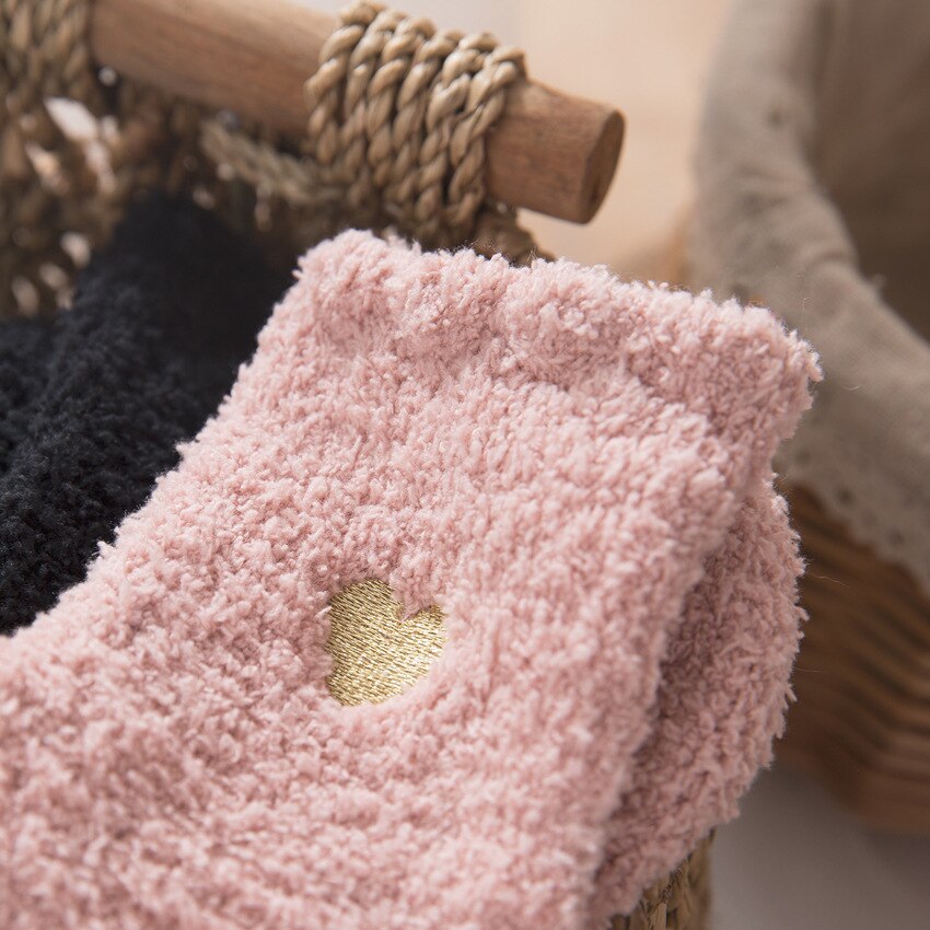 秋冬刺繡愛心珊瑚絨襪